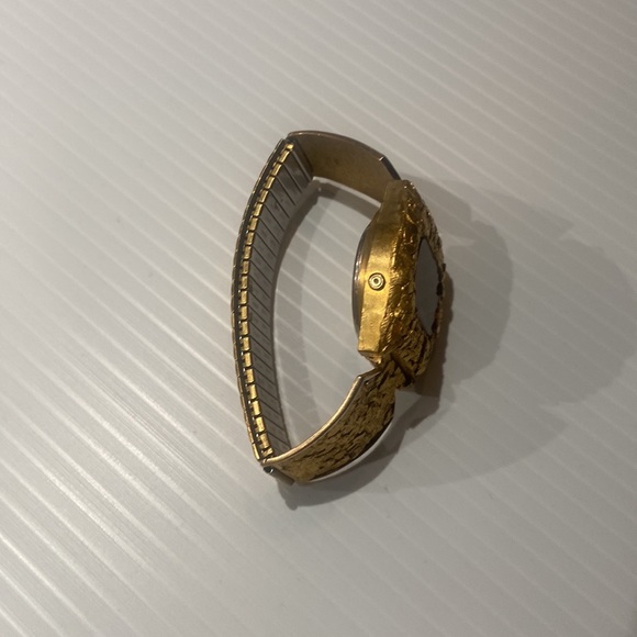 Gold * nugget digital watch ! - Picture 2 of 13